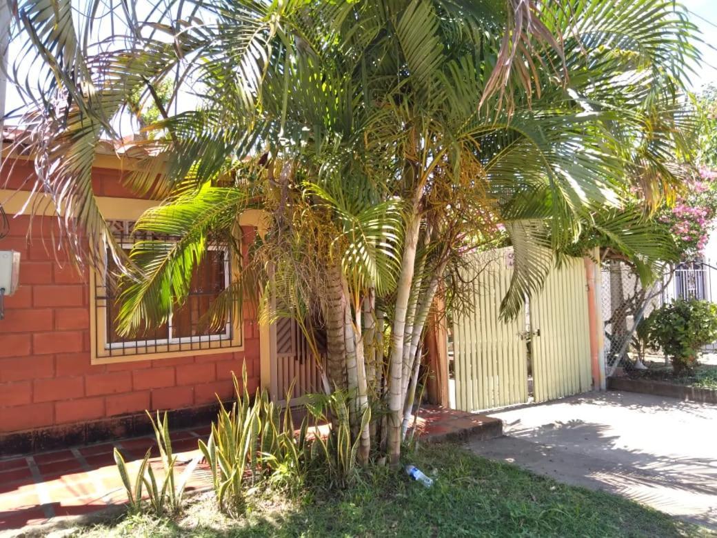 Habitacion Triple Con Cocina Y Bano Privado Necoclí Екстериор снимка